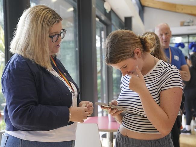 Day of emotion for hundreds of thousands of students in England as they learn final school results | iNFOnews.ca Day of emotion for hundreds of thousands of students in England as they learn final school results | iNFOnews.ca