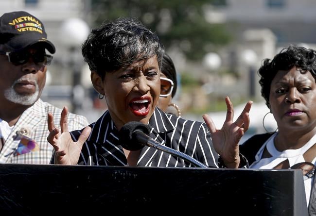 Georgia sheriff pleads guilty to groping TV Judge Hatchett | iNFOnews.ca