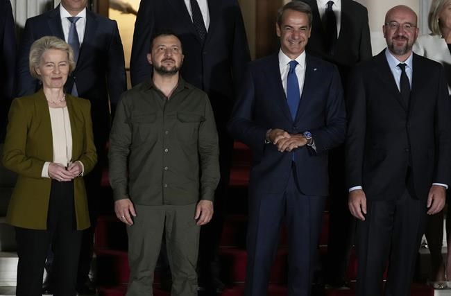 Greece's leader pledges to keep up military support for Ukraine as Zelenskyy visits Athens | iNFOnews.ca
