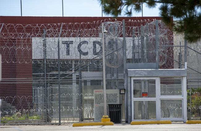 Asylum-seekers are being set up for rejection at a New Mexico detention facility, rights groups say | iNFOnews.ca