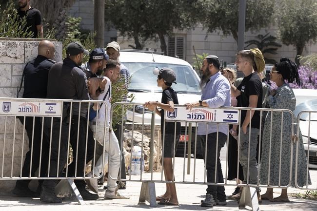 Supermodel Bella Hadid criticized Israel's far-right security minister. Now he's lashing out at her | iNFOnews.ca Supermodel Bella Hadid criticized Israel's far-right security minister. Now he's lashing out at her | iNFOnews.ca