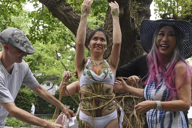 'Don't chop me down.' 100-year-old gingko trees may get axe for Tokyo redevelopment project | iNFOnews.ca