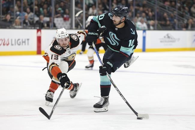 Toronto Maple Leafs sign ex-Anaheim Ducks defenceman to one-year deal | iNFOnews.ca Toronto Maple Leafs sign ex-Anaheim Ducks defenceman to one-year deal | iNFOnews.ca