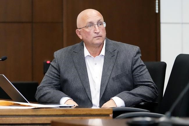 Illinois judge refuses to dismiss case against father of parade shooting suspect | iNFOnews.ca