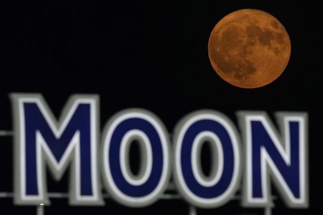 Rare blue supermoon brightens the night sky this week in the closest full moon of the year | iNFOnews.ca Rare blue supermoon brightens the night sky this week in the closest full moon of the year | iNFOnews.ca