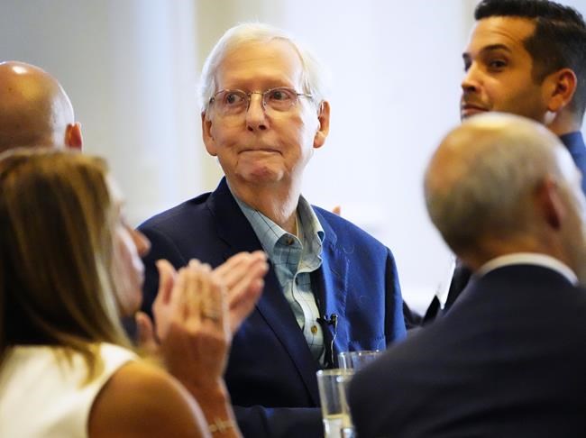 Senate GOP leader Mitch McConnell appears to freeze up again, this time at a Kentucky event | iNFOnews.ca Senate GOP leader Mitch McConnell appears to freeze up again, this time at a Kentucky event | iNFOnews.ca
