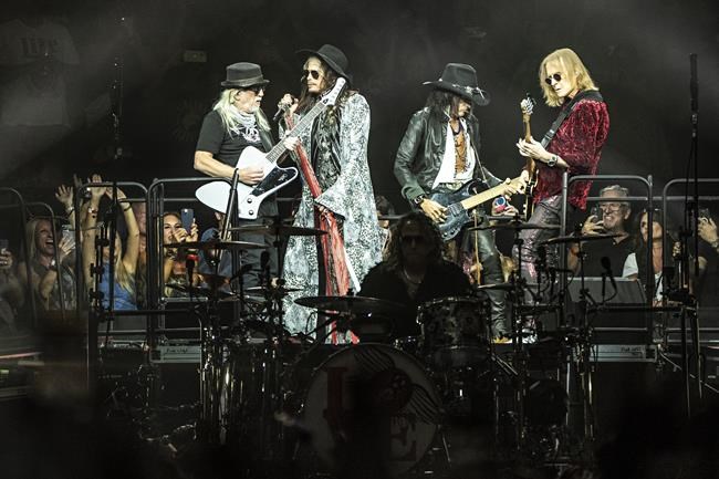 Aerosmith singer and Maui homeowner Steven Tyler urges tourists to return to the island | iNFOnews.ca Aerosmith singer and Maui homeowner Steven Tyler urges tourists to return to the island | iNFOnews.ca