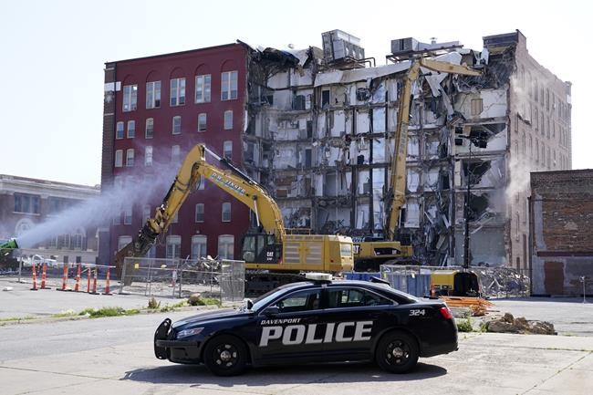 Owner of collapsed Iowa building that killed 3 people files lawsuit blaming engineering company | iNFOnews.ca