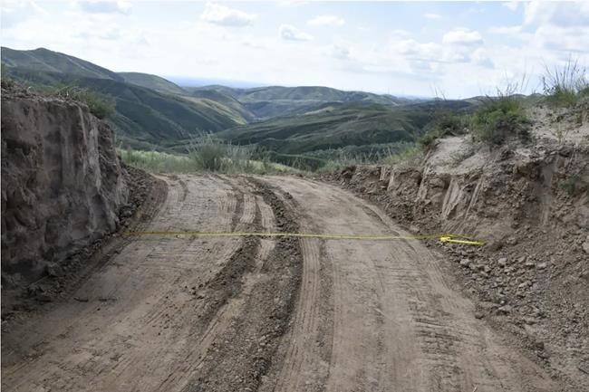 China authorities arrest 2 for smashing shortcut through Great Wall with excavator | iNFOnews.ca China authorities arrest 2 for smashing shortcut through Great Wall with excavator | iNFOnews.ca