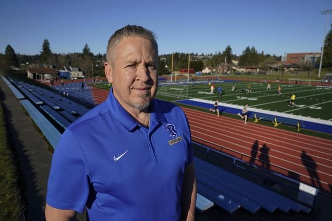 A football coach who got job back after Supreme Court ruled he could pray on the field has resigned | iNFOnews.ca