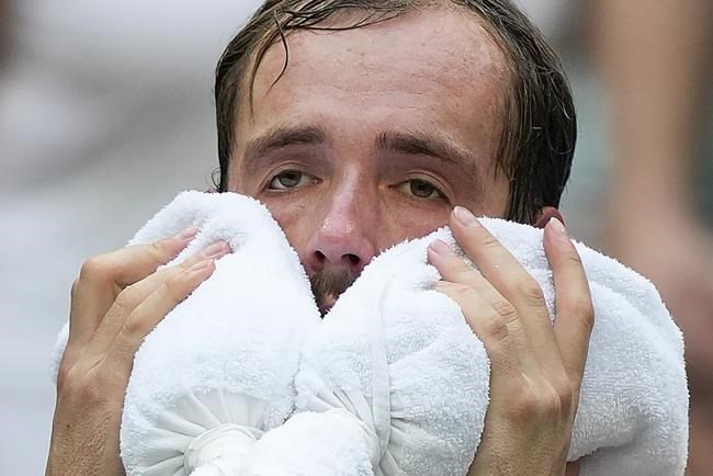 In 'brutal' US Open heat, Daniil Medvedev warns during his win that a player is 'gonna die' | iNFOnews.ca