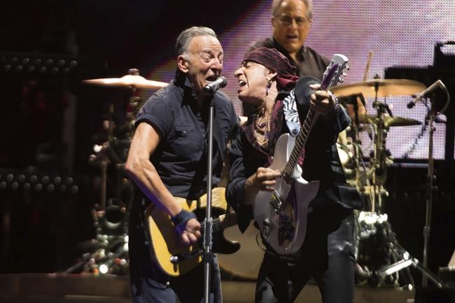 Bruce Springsteen postpones September shows, citing doctor's advice regarding ulcer treatment | iNFOnews.ca