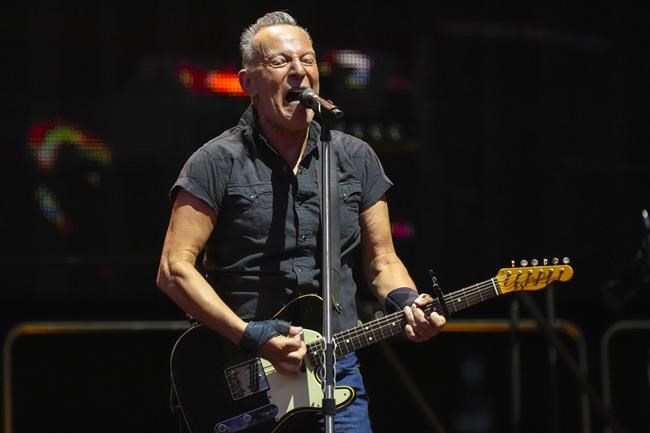 Bruce Springsteen has peptic ulcer disease. Doctors say it's easily treated | iNFOnews.ca