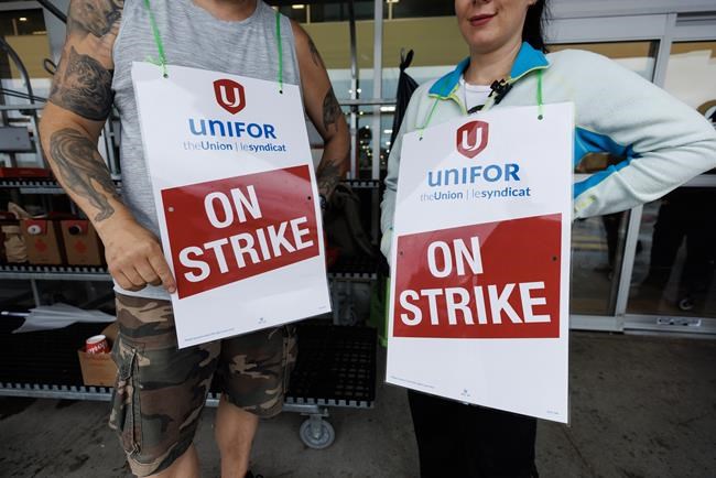 Grocery store workforce stands to benefit from gains made by Unifor with Metro strike | iNFOnews.ca Grocery store workforce stands to benefit from gains made by Unifor with Metro strike | iNFOnews.ca