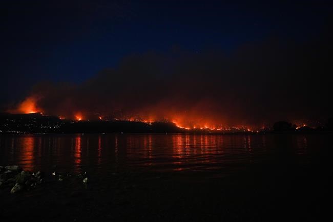 Don't try to dodge police checkpoints, B.C. fire zone residents are told | iNFOnews.ca Don't try to dodge police checkpoints, B.C. fire zone residents are told | iNFOnews.ca