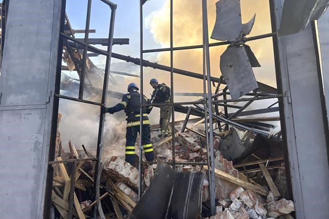 UN atomic watchdog warns of threat to nuclear safety as fighting spikes near a plant in Ukraine | iNFOnews.ca