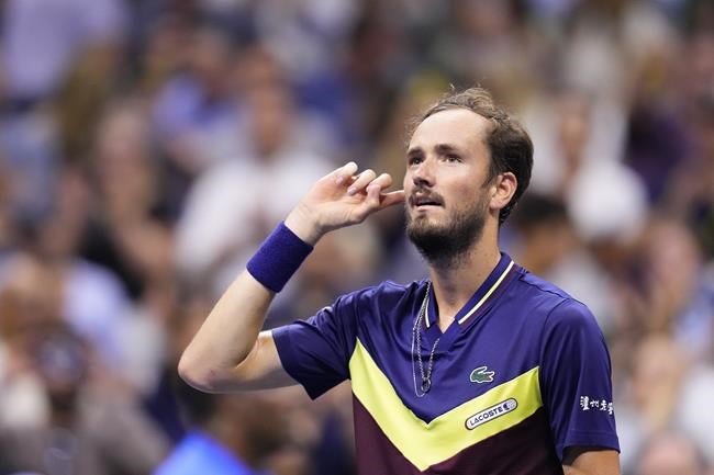 Daniil Medvedev ousts US Open defending champion Carlos Alcaraz to reach the final. Djokovic awaits | iNFOnews.ca