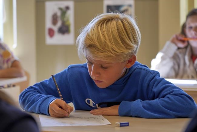 Sweden brings more books and handwriting practice back to its tech-heavy schools | iNFOnews.ca Sweden brings more books and handwriting practice back to its tech-heavy schools | iNFOnews.ca
