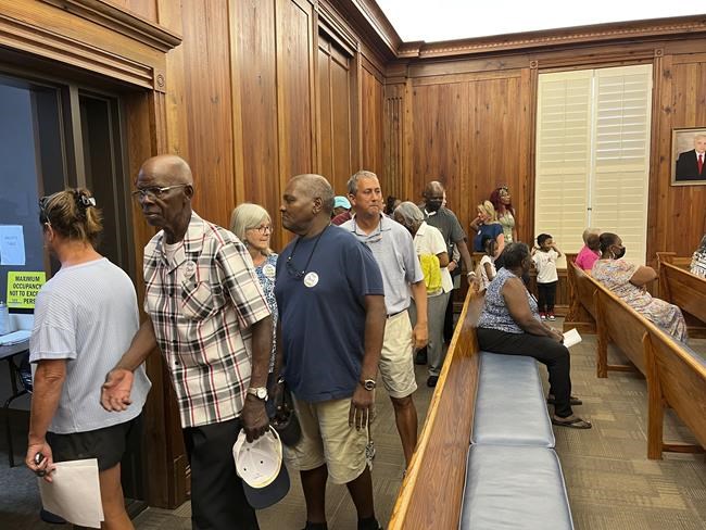 Slave descendants vow to fight on after Georgia county approves larger homes for island enclave | iNFOnews.ca