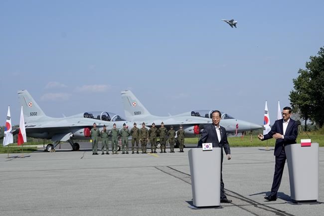 South Korean and Polish leaders visit an air base in eastern Poland, discuss defense and energy ties | iNFOnews.ca South Korean and Polish leaders visit an air base in eastern Poland, discuss defense and energy ties | iNFOnews.ca