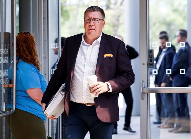 Keep notwithstanding clause out of school pronoun policies: justice minister | iNFOnews.ca