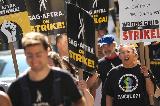 Hundreds of out-of-work Canadian film, TV workers tap into $1.2M in aid: charity | iNFOnews.ca