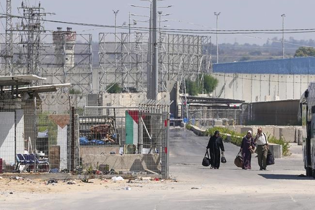 One Palestinian dies and Israel shuts down main crossing with Gaza after outbreak of border violence | iNFOnews.ca