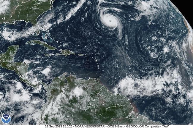 Rough surf batters Bermuda as Hurricane Nigel charges through open waters | iNFOnews.ca