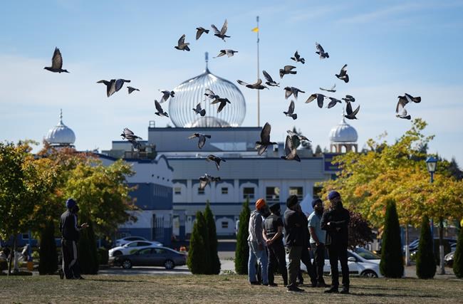 B.C. premier suspects Ottawa holding back information about foreign interference | iNFOnews.ca