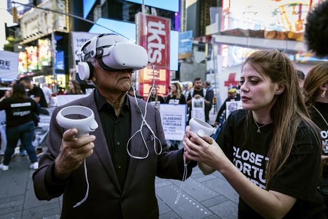 As foreign minister speaks at UN blocks away, Venezuelan asylum-seekers strain New York City | iNFOnews.ca