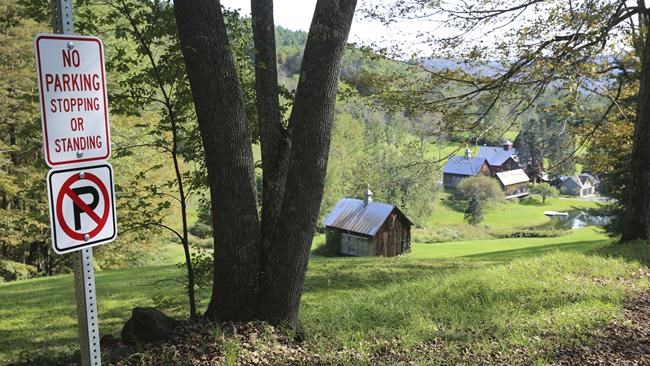 Leaf-peeping social media users are clogging a Vermont back road. The town is closing it | iNFOnews.ca Leaf-peeping social media users are clogging a Vermont back road. The town is closing it | iNFOnews.ca