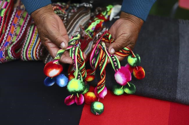 Inspired by llamas, the desert and Mother Earth, these craftswomen weave sacred textiles | iNFOnews.ca Inspired by llamas, the desert and Mother Earth, these craftswomen weave sacred textiles | iNFOnews.ca