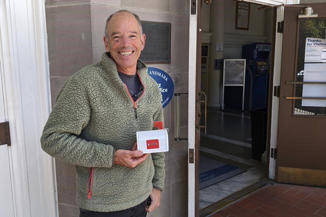 Netflix's DVD-by-mail service bows out as its red-and-white envelopes make their final trip | iNFOnews.ca Netflix's DVD-by-mail service bows out as its red-and-white envelopes make their final trip | iNFOnews.ca
