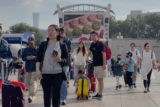 Millions take to China's railways, roads, air in 1st big autumn holiday since end of zero-COVID | iNFOnews.ca