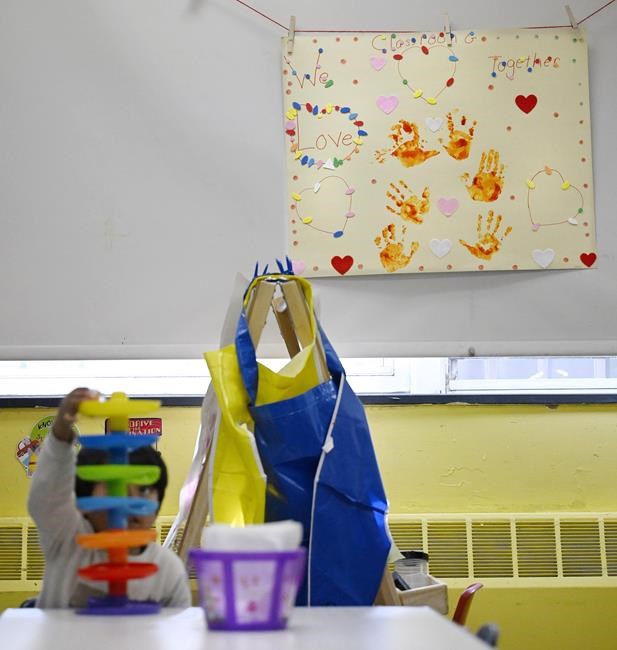 Looming shutdown rattles families who rely on Head Start program for disadvantaged children | iNFOnews.ca