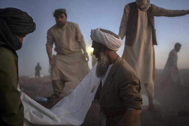 Afghans still hope to find survivors from quake that killed over 2,000 in western Herat province | iNFOnews.ca Afghans still hope to find survivors from quake that killed over 2,000 in western Herat province | iNFOnews.ca