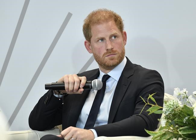 Prince Harry and Meghan Markle say social media is harming kids' and teens' mental health | iNFOnews.ca