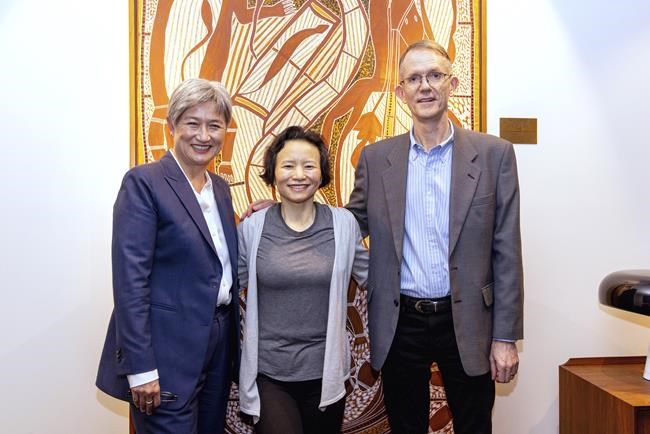 A Chinese Australian journalist detained for 3 years in China returns to Australia | iNFOnews.ca