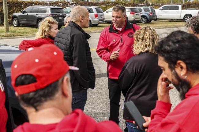 UAW breaks pattern of adding factories to strikes on Fridays, says more plants could come any time | iNFOnews.ca