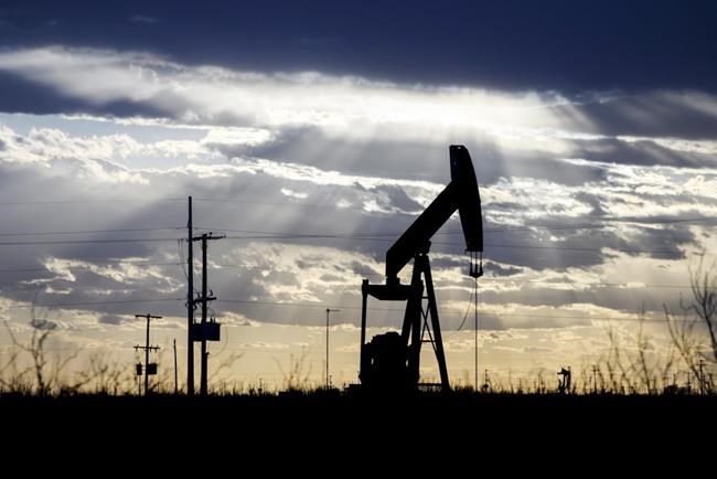 US oil production hits all-time high, conflicting with efforts to cut heat-trapping pollution | iNFOnews.ca US oil production hits all-time high, conflicting with efforts to cut heat-trapping pollution | iNFOnews.ca