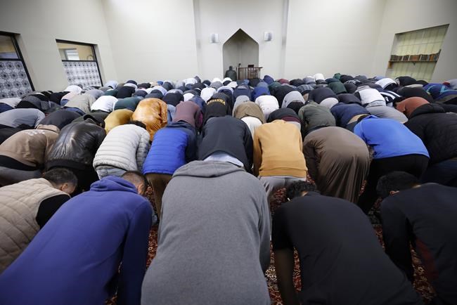 Muslims gather at mosques for first Friday prayers since Israel-Hamas war started | iNFOnews.ca