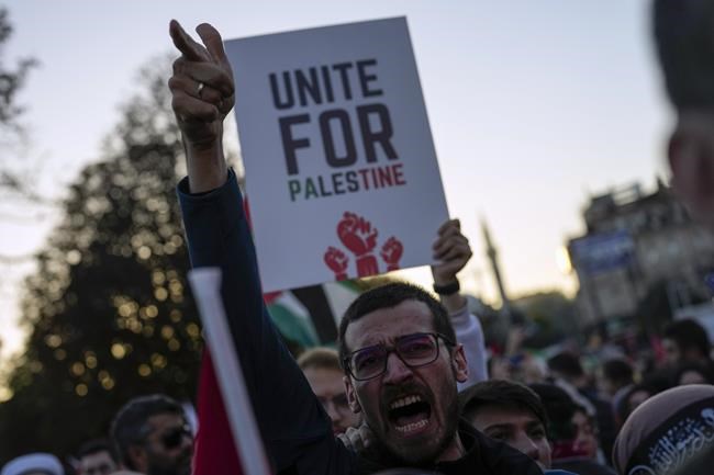 Gaza's desperate civilians flee or huddle in hopes of safety, as warnings of Israeli offensive mount | iNFOnews.ca Gaza's desperate civilians flee or huddle in hopes of safety, as warnings of Israeli offensive mount | iNFOnews.ca