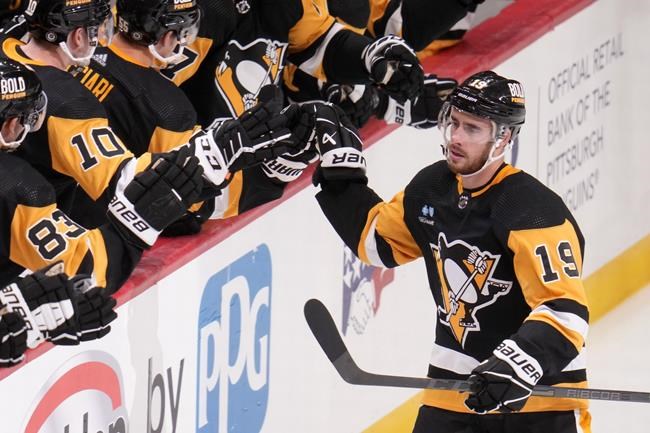 Malkin, Penguins surge past Flames with 5 goals in third for 5-2 win | iNFOnews.ca