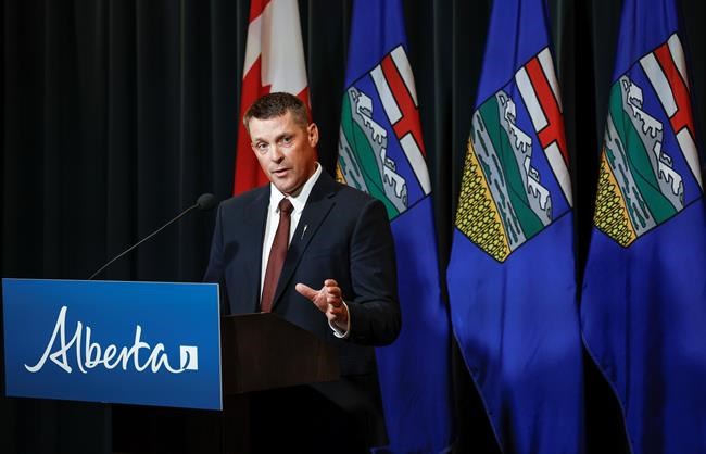 Alberta says Quebec pension model back on table in Canada Pension Plan exit debate | iNFOnews.ca
