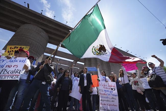 Workers at Mexico's federal courts launch a 4-day strike over president's planned budget cuts | iNFOnews.ca