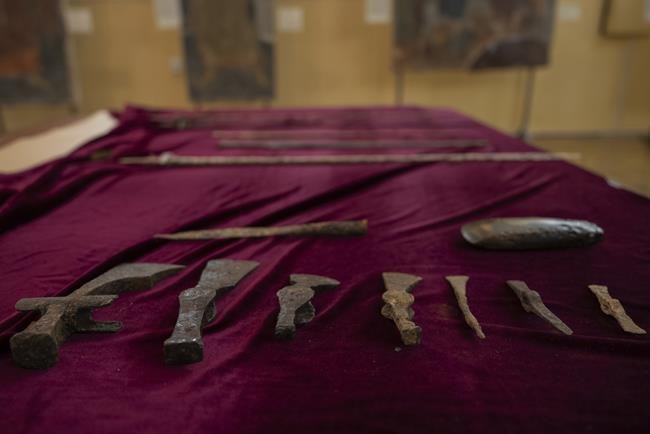 Ukraine displays recovered artifacts it says were stolen by Russians | iNFOnews.ca