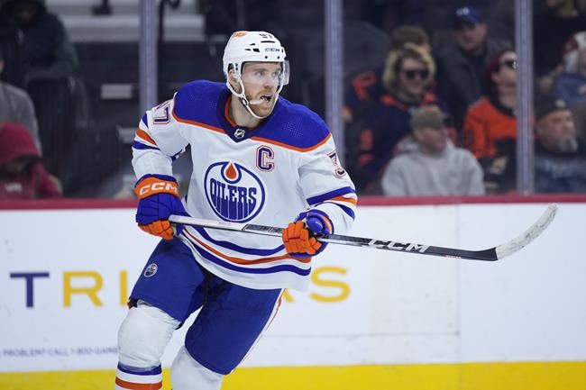 Oilers star Connor McDavid to miss at least a week with an upper-body injury | iNFOnews.ca