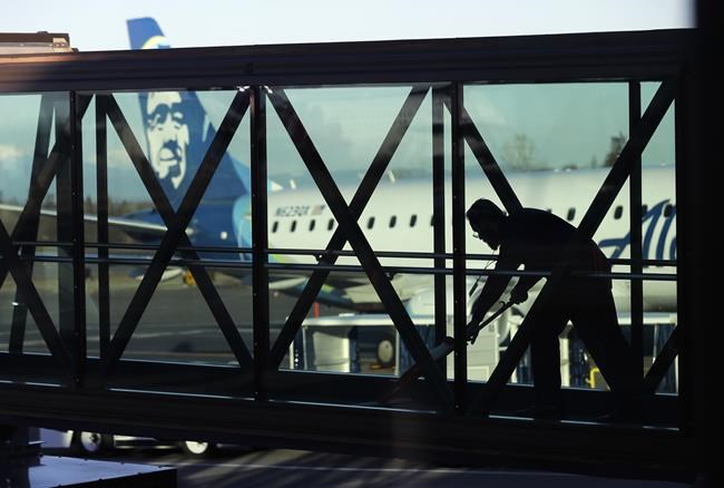 An off-duty pilot is accused of trying to shut down the engines of a Horizon Air jet in midflight | iNFOnews.ca An off-duty pilot is accused of trying to shut down the engines of a Horizon Air jet in midflight | iNFOnews.ca