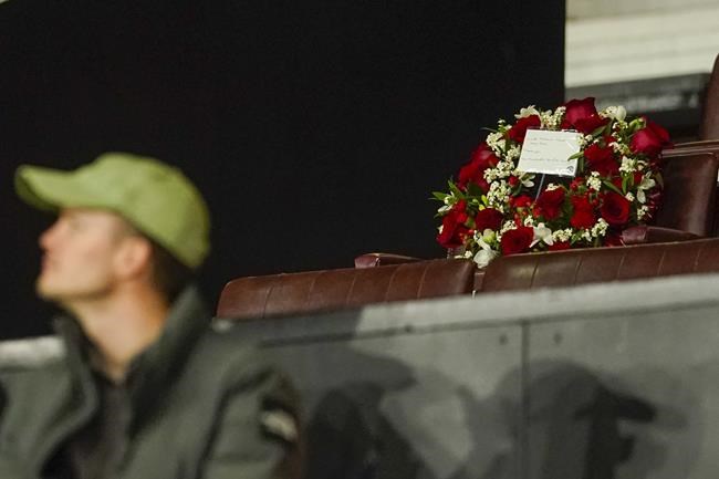 Man United pays respects to the late Bobby Charlton with pre-match tributes at Old Trafford | iNFOnews.ca Man United pays respects to the late Bobby Charlton with pre-match tributes at Old Trafford | iNFOnews.ca