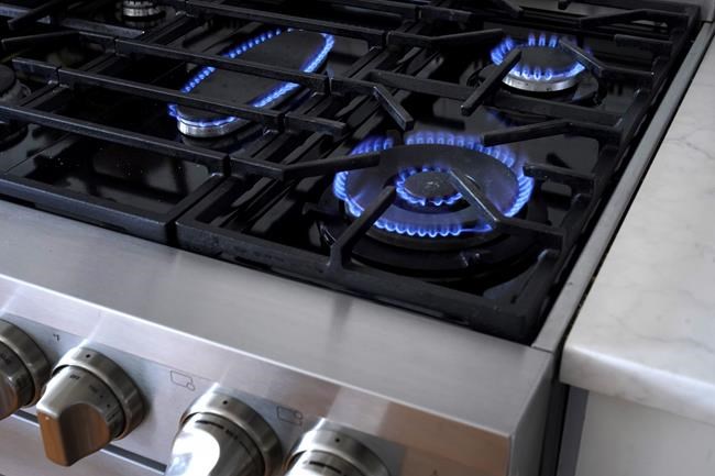 Montreal to ban most natural gas heating, cooking in new buildings | iNFOnews.ca